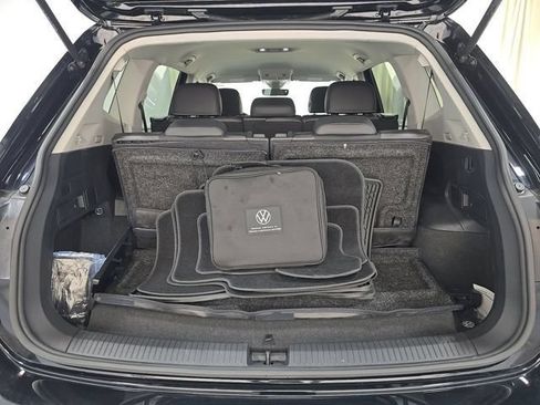 Used 2023 Volkswagen Tiguan SE FWD image 16