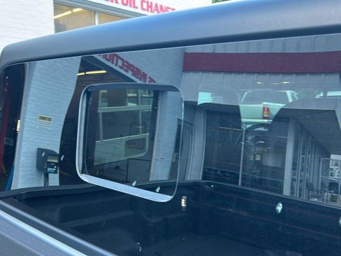 Used 2023 Jeep Gladiator Sport image 12