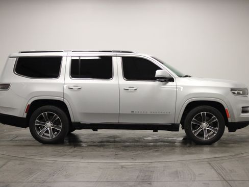 Used 2022 Jeep Grand Wagoneer Series I AWD/4WD image 9