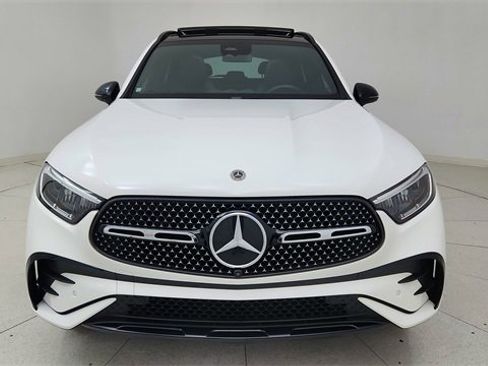 Used 2024 Mercedes-Benz GLC 300 4MATIC w/ AMG Line image 2