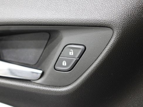 Used 2022 Chevrolet Bolt EUV Premier w/ Launch Edition FWD image 8