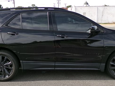 Used 2023 Chevrolet Equinox RS FWD image 5