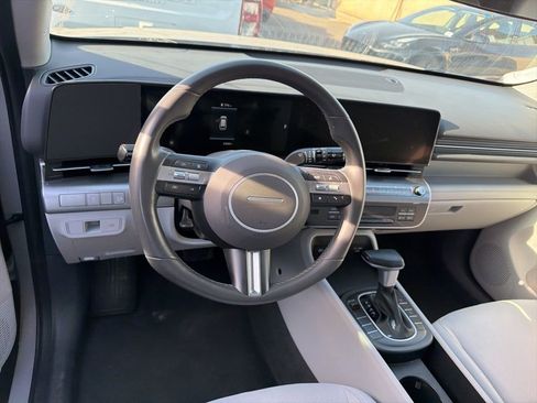 Used 2025 Hyundai Kona SEL FWD image 21