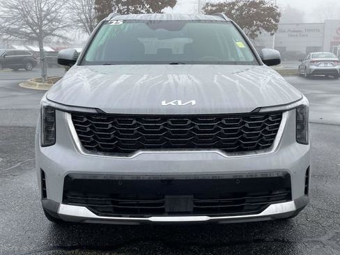 Used 2025 Kia Sorento S image 8