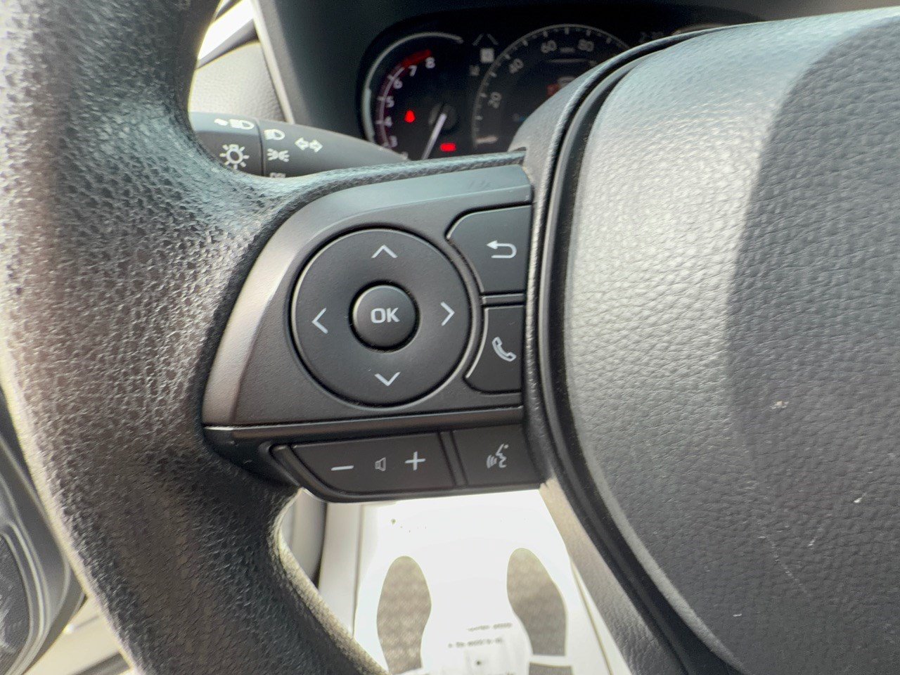 Used 2025 Toyota RAV4 LE AWD/4WD image 18
