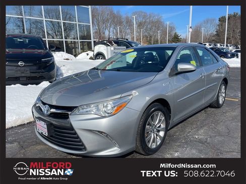 Used 2017 Toyota Camry XLE image 1