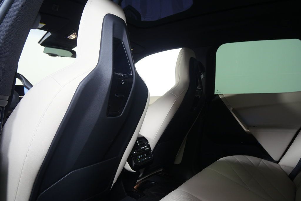Certified 2025 BMW iX xDrive50 AWD/4WD image 17