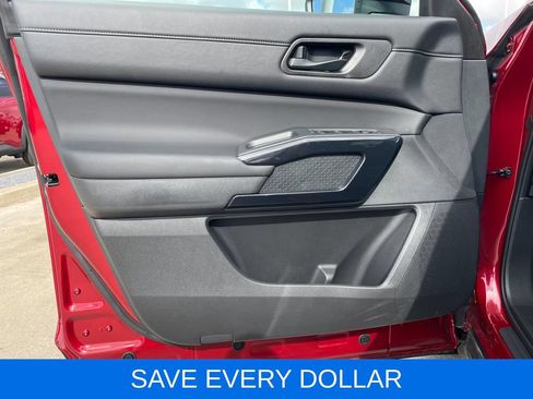 Used 2026 Nissan Pathfinder SV FWD image 10