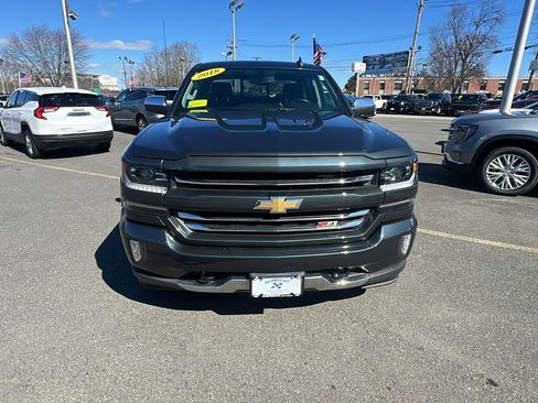 Used 2018 Chevrolet Silverado 1500 LTZ Z71 image 2