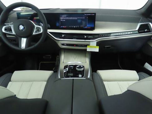 New 2026 BMW X7 xDrive40i w/ Executive Package image 13