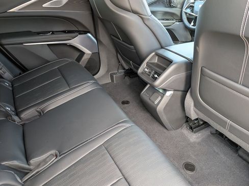 New 2026 Cadillac Lyriq Premium Luxury image 19