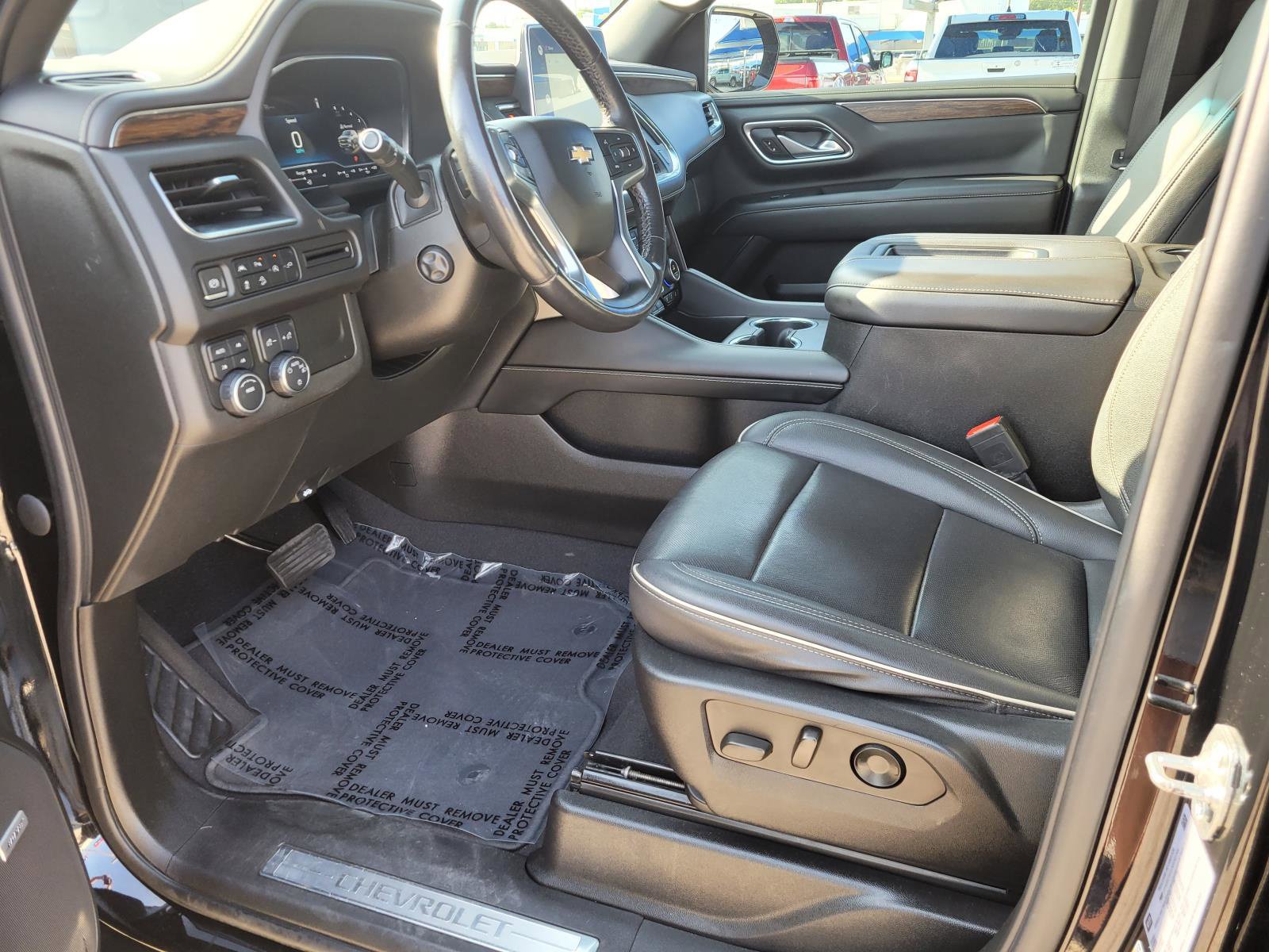 Used 2022 Chevrolet Suburban Premier AWD/4WD image 2