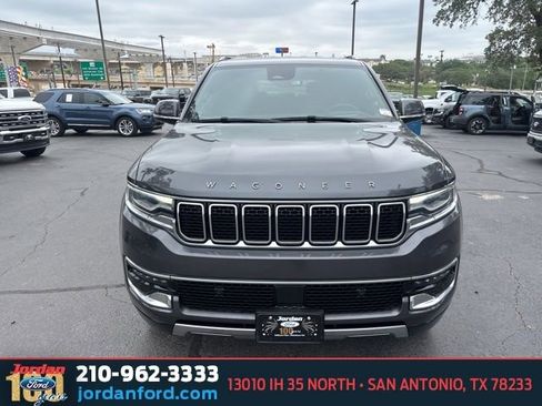 Used 2022 Jeep Wagoneer Series III AWD/4WD image 2