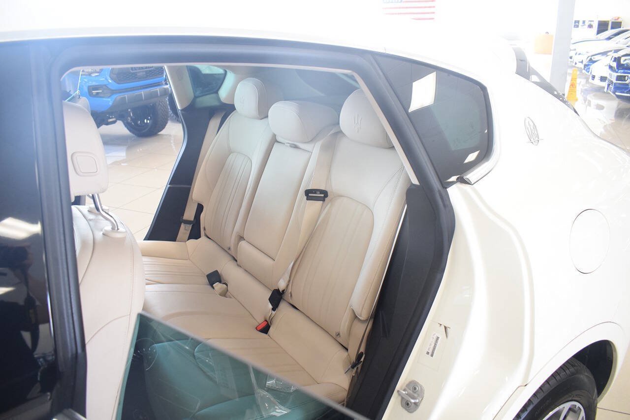 Used 2020 Maserati Levante S AWD/4WD image 36