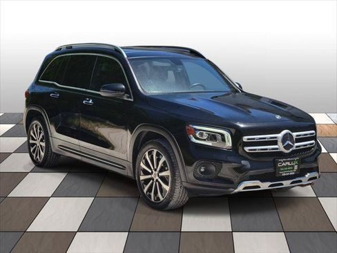 Used 2022 Mercedes-Benz GLB 250 4MATIC w/ Premium Package Lite image 3
