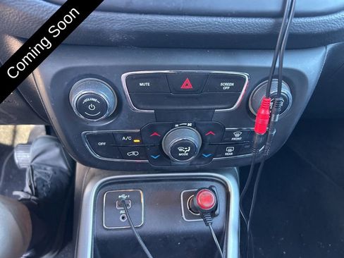 Used 2019 Jeep Compass Latitude w/ Popular Equipment Group image 18