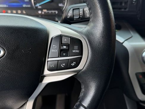 Certified 2022 Ford Explorer XLT RWD image 22