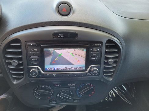 Used 2015 Nissan Juke S image 8