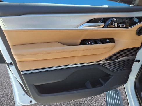 Used 2023 Jeep Grand Wagoneer Series III w/ Rear Seat Video Group 1 image 18