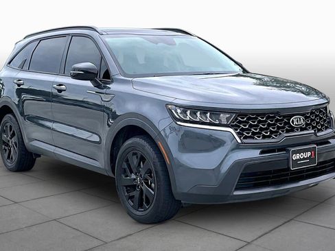 Used 2021 Kia Sorento S w/ Panoramic Sunroof Package image 3