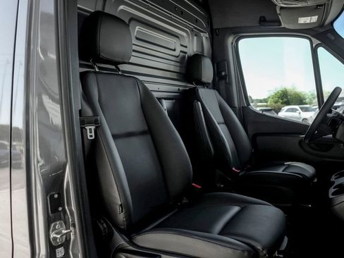 Used 2025 Mercedes-Benz Sprinter 3500 image 21