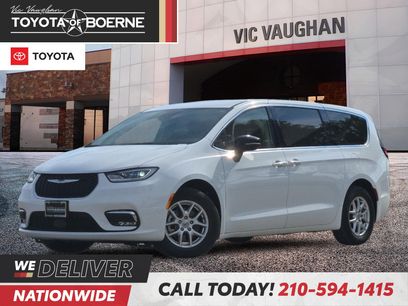 Used 2024 Chrysler Pacifica Touring-L