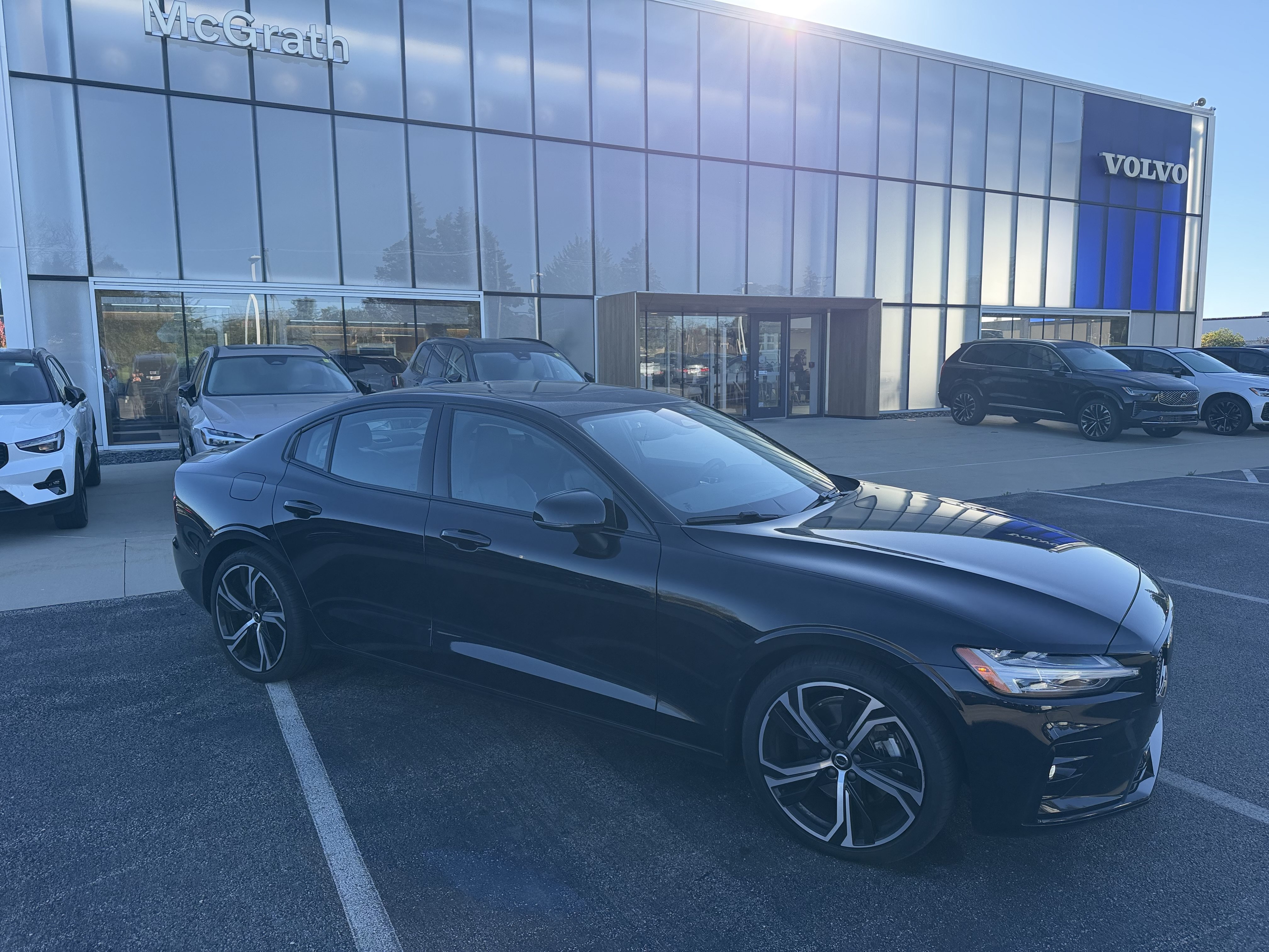 Used 2024 Volvo S60 B5 Core w/ Climate Package FWD image 3