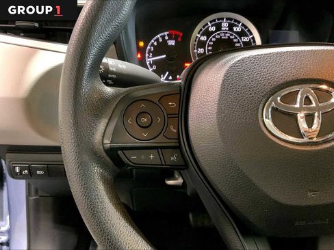 Used 2021 Toyota Corolla LE image 23