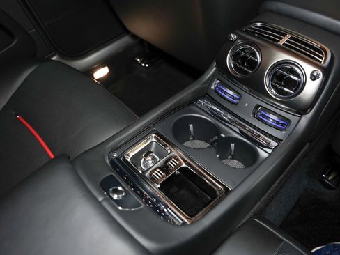 Used 2019 Rolls-Royce Wraith image 35