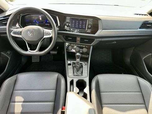 Used 2024 Volkswagen Jetta SE w/ Panoramic Sunroof Package FWD image 17