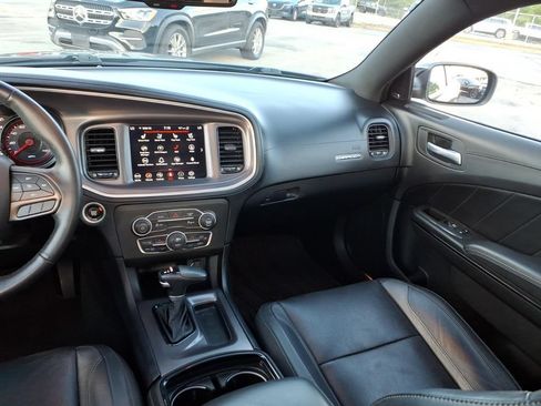 Used 2022 Dodge Charger SXT w/ Plus Group RWD image 19