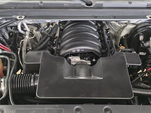 Used 2016 Chevrolet Suburban LTZ AWD/4WD image 7