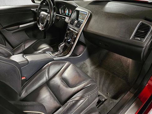 Used 2015 Volvo XC60 T6 R-Design Premier Plus image 20