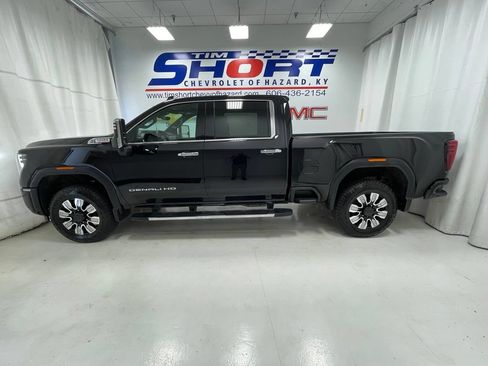 Used 2026 GMC Sierra 2500 Denali w/ Denali Reserve Package AWD/4WD image 8