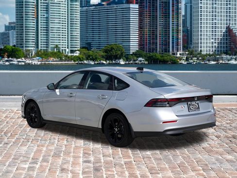 Certified 2025 Honda Accord SE image 7