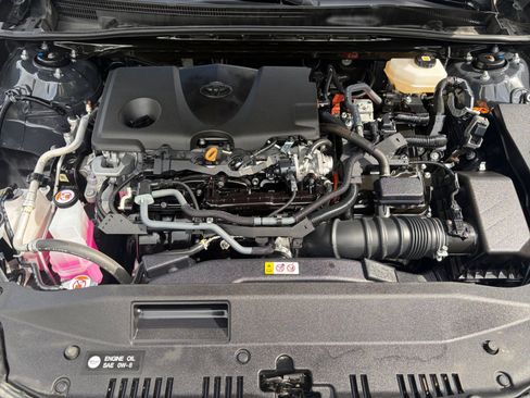 Used 2025 Toyota Camry SE FWD image 31