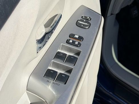 Used 2017 Toyota Prius V Three image 14