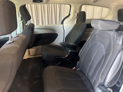 Used 2023 Chrysler Voyager LX FWD image 16