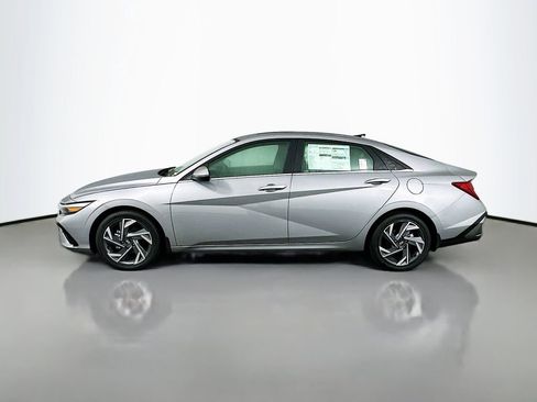 New 2025 Hyundai Elantra Limited image 8
