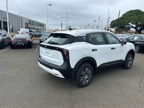 New 2026 Nissan Kicks S image 18