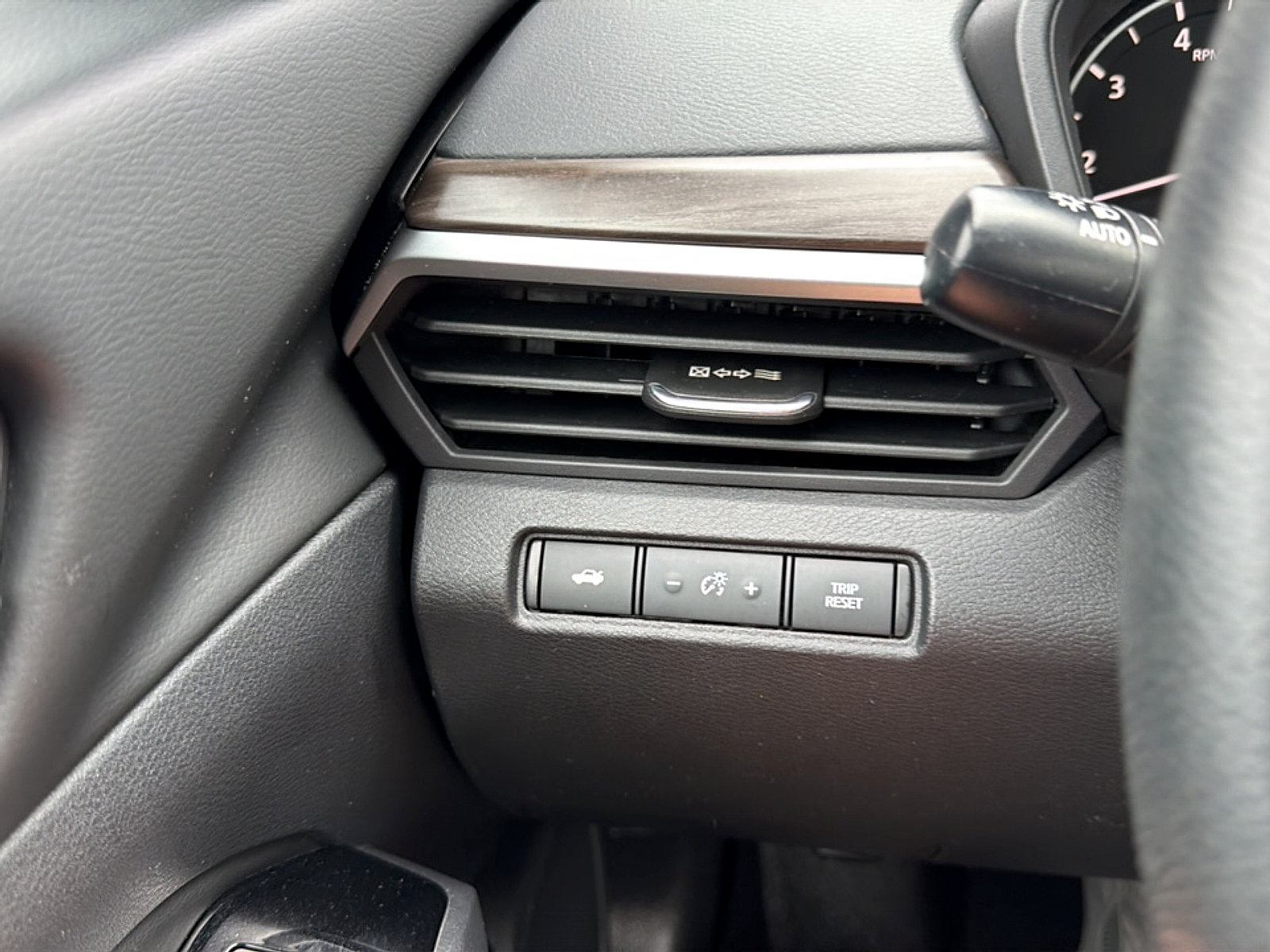 Used 2023 Nissan Altima 2.5 SV FWD image 19