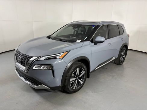 Used 2022 Nissan Rogue Platinum w/ Head-Up Display Package FWD image 4