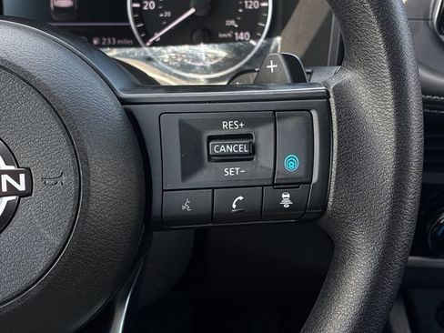 Used 2024 Nissan Rogue SV FWD image 24