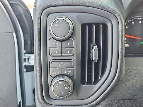 New 2026 Chevrolet Silverado 1500 Custom Trail Boss w/ LPO, Dark Essentials Package image 23