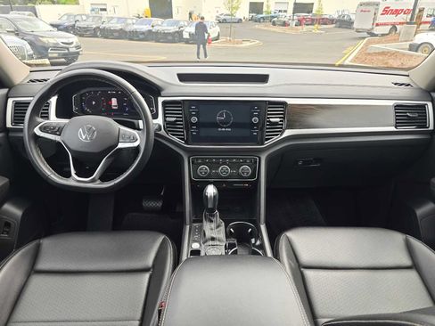 Used 2023 Volkswagen Atlas SE AWD/4WD image 18