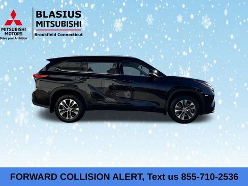 Used 2021 Toyota Highlander XLE image 10