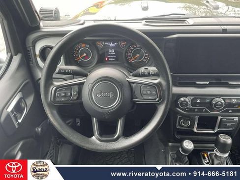 Used 2024 Jeep Wrangler Unlimited Sport AWD/4WD image 16