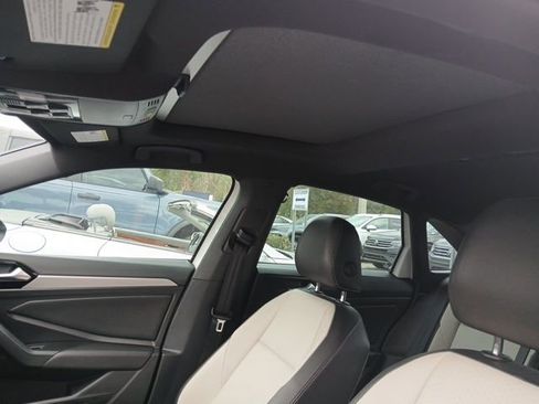 Used 2020 Volkswagen Jetta R-Line image 13