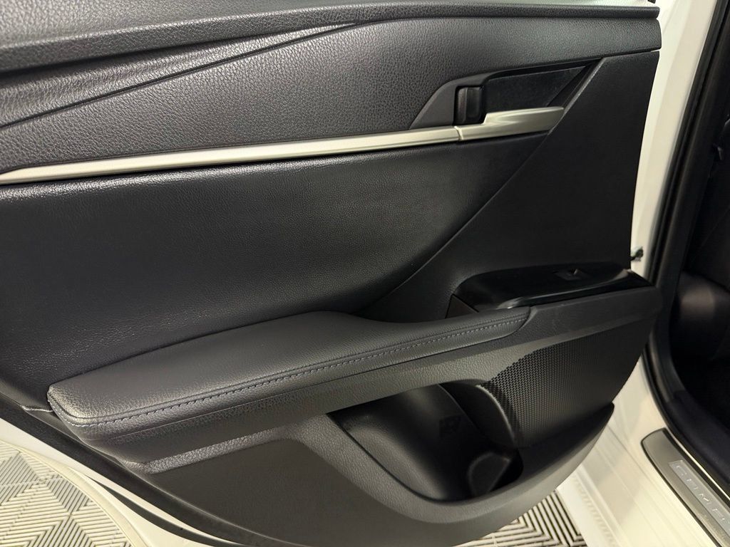Used 2025 Toyota Camry XSE AWD/4WD image 26