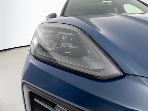 New 2025 Porsche Cayenne S image 26